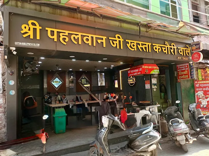 Shree Pehalwan Ji Khasta Kachori Wale – Famous Khasta Kachori, Tikki & Samosa in Ambala Cantt
