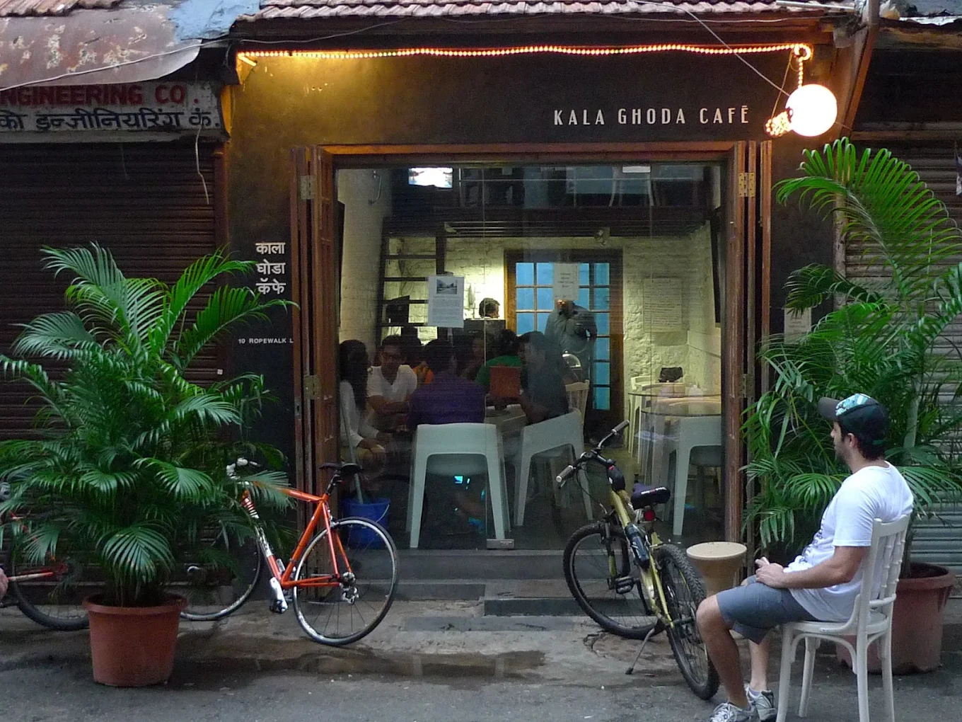 Kala Ghoda Cafe – Charming Cafe in the Heart of South Mumbai